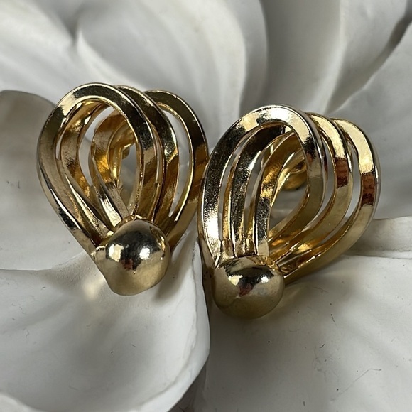 Vintage Gold Tone Loop Button Earrings - Picture 9 of 9